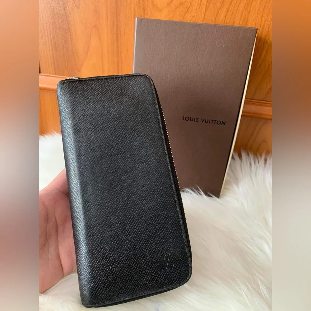Sold🔔🔔🔔LV Taiga Long Zippy Wallet
Unisex❤️💗 - Picture 2 of 16